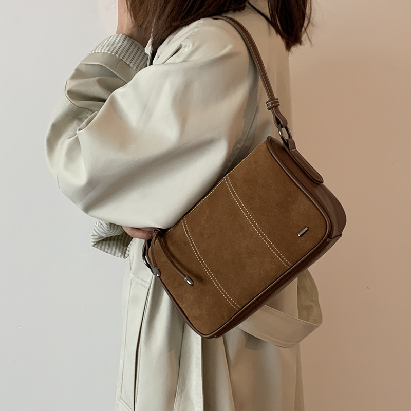 Ženska crossbody torbica s patchwork izvezenom od nubuk kože, mala kvadratna torba, jednostavan i moderan stil.