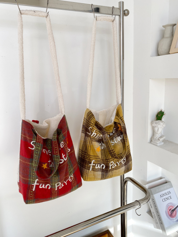 Zimska pliš Crossbody torba, korejskog stila, velika kapaciteta, dvostrani patchwork dizajn, crvena boja za božićne i novogodišnje praznike