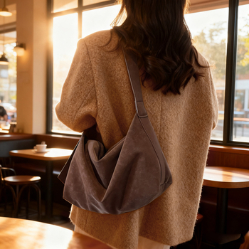Ženska vintage suede torba, 2025 – svestrana torba za podlakticu, rame i crossbody, oblik jastuka