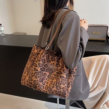 Ženska retro tote torba s leopard uzorkom, velika kapaciteta, dugi remen za svakodnevnu upotrebu, jesen 2025