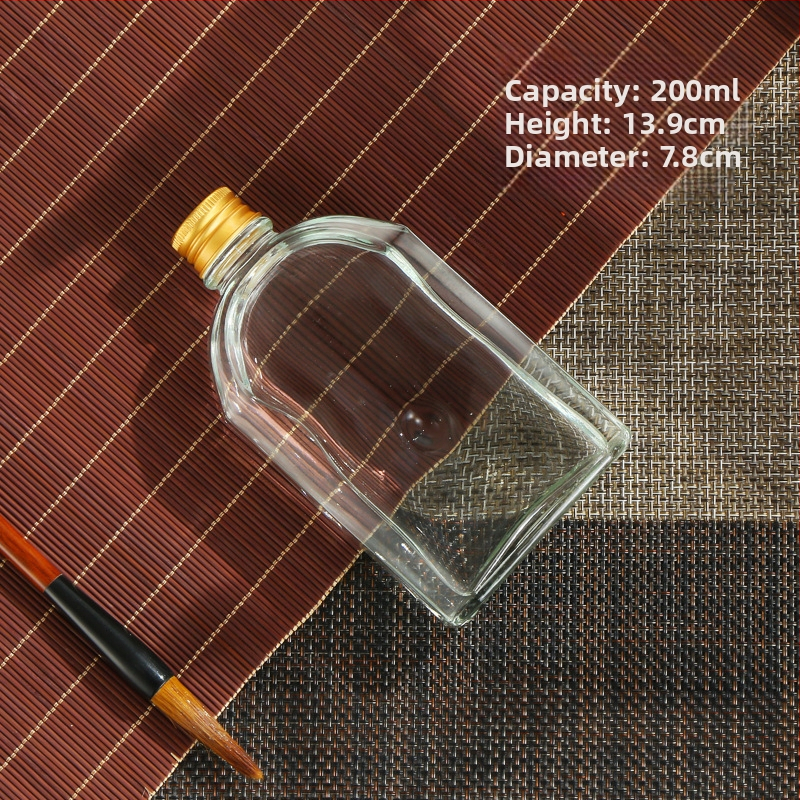 Sklenené mini fľaštičky na studené kávy výluhy, nápoje a šťavy — ploché štvorcové alebo guľaté ramenné, matné alebo priehľadné, 50-500 ml