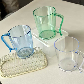 Suport pentru periute de dinți cu sterilizare UV și set de pahare pentru clătire – design simplu pentru dormitor