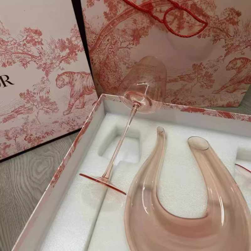 Set decantor de vin roșu din cristal cu pahare înalte, într-o cutie cadou