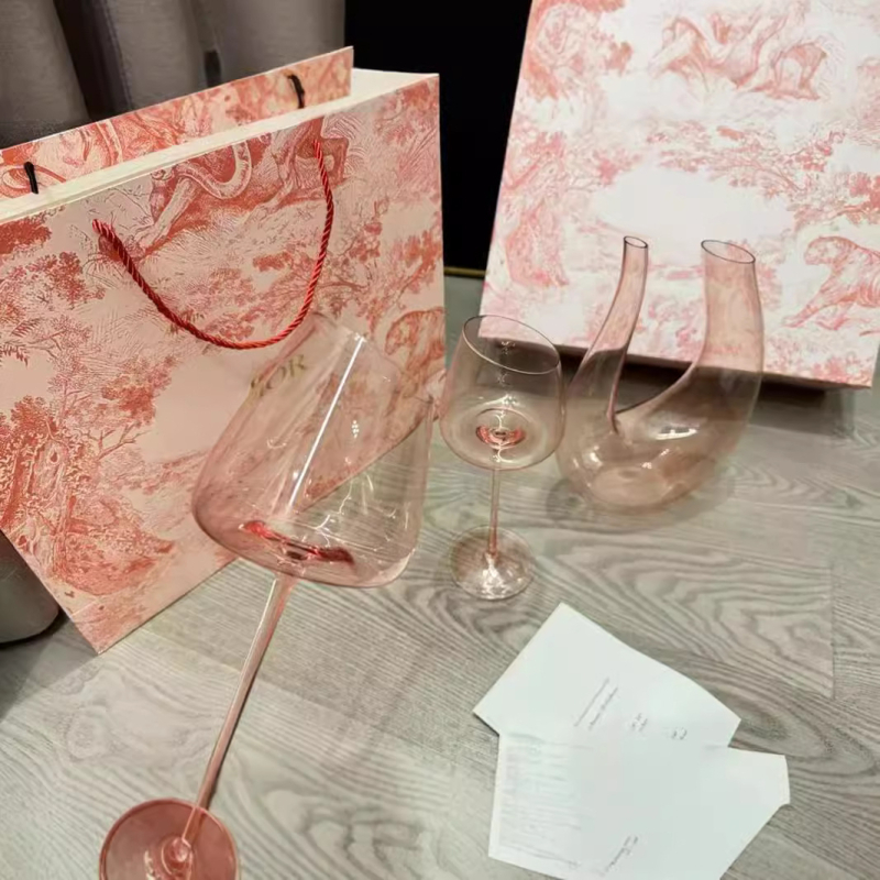 Set decantor de vin roșu din cristal cu pahare înalte, într-o cutie cadou