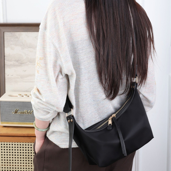 Casual ženska torba s nišnim dizajnom, Oxford platno i prava koža, mala crossbody torba za rameno