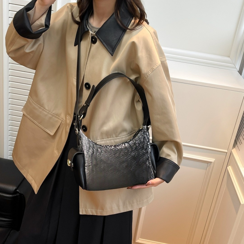 Jesensko 2025 – Ženska retro crossbody torba, velika kapaciteta, svestran stil