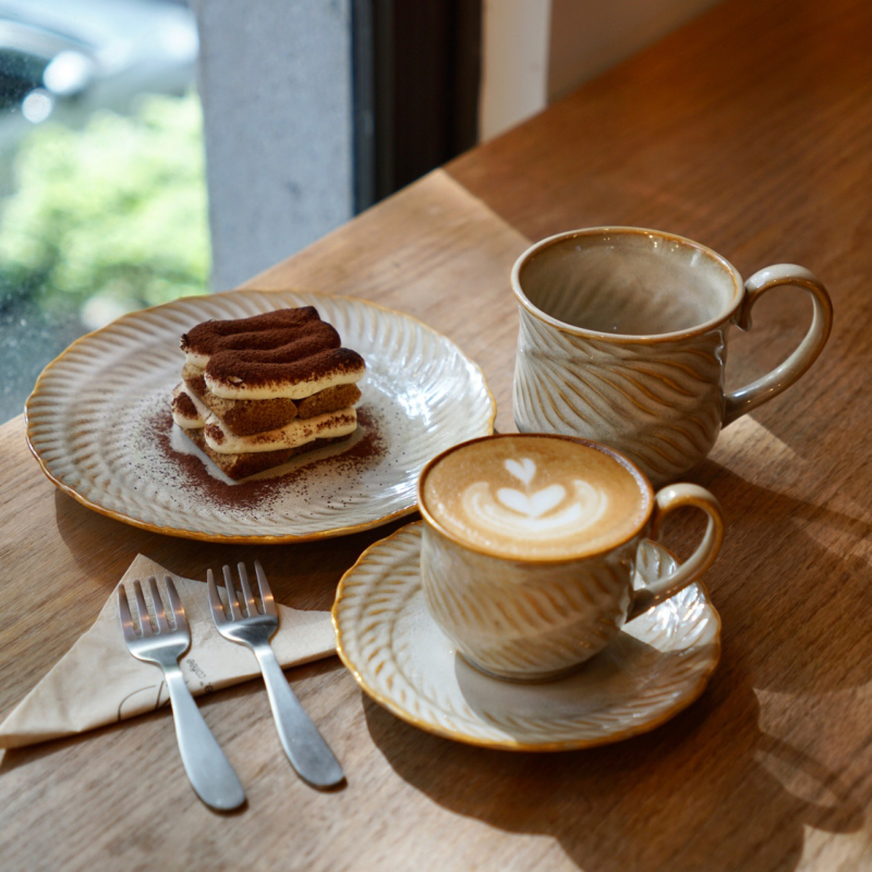 Set de cafea din ceramică cu ceașcă și farfurioară, finisaj vitrificat la cuptor, stil retro japonez