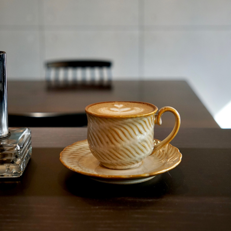 Set de cafea din ceramică cu ceașcă și farfurioară, finisaj vitrificat la cuptor, stil retro japonez