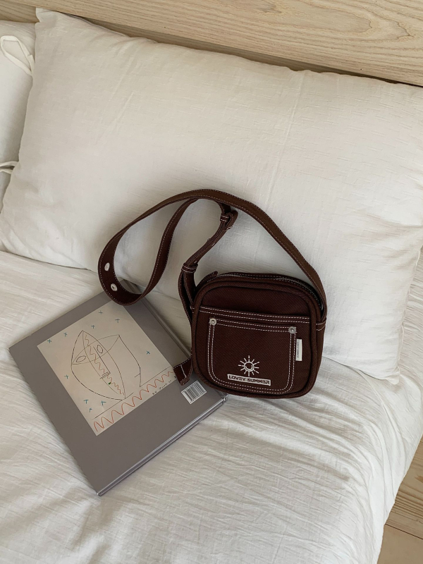 LOFVEYSUMMER Nylon kvadratna crossbody torba, srednje veličine, lagana ženska torba s džepom za telefon i magnetskim zatvaranjem