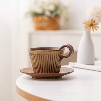 Set ceramic pentru cafea cu ceașcă și farfurioară, realizat manual, în stil japonez vintage