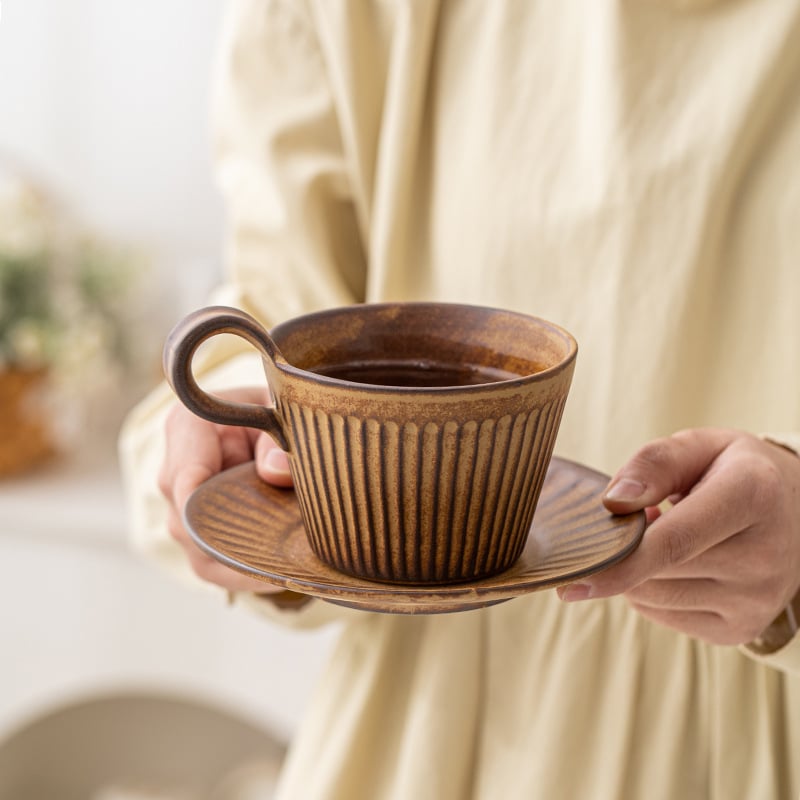 Set ceramic pentru cafea cu ceașcă și farfurioară, realizat manual, în stil japonez vintage