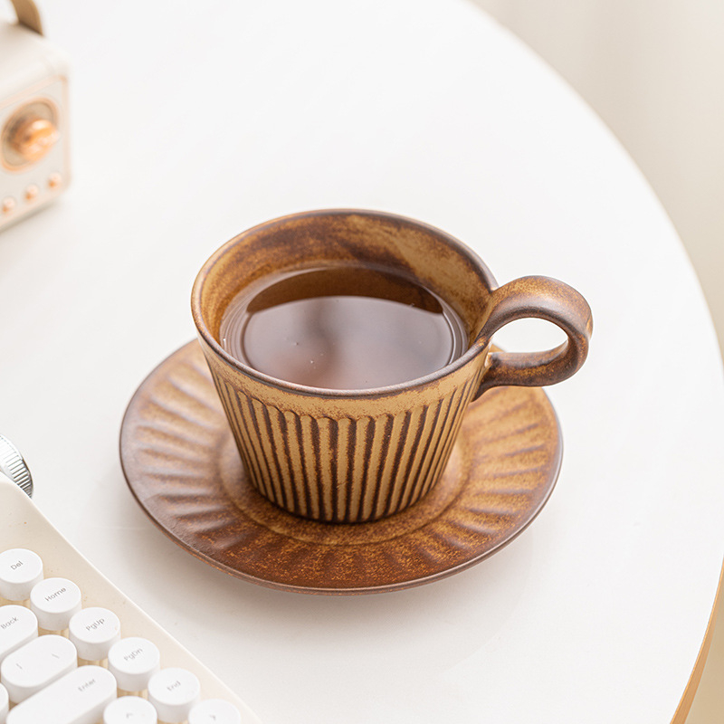 Set ceramic pentru cafea cu ceașcă și farfurioară, realizat manual, în stil japonez vintage