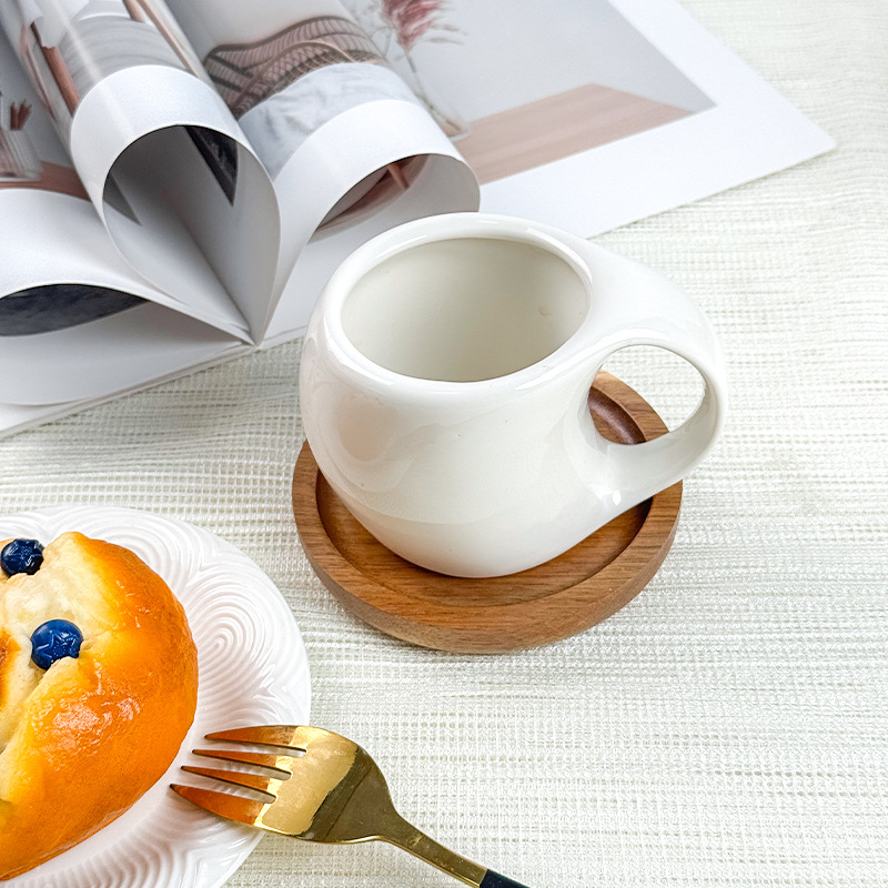 Ceașcă de cafea ceramică minimalistă, cu design creativ, capacitate mare și suport de farfurie