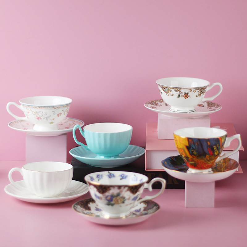 Set de cafea din porțelan osos, în stil european, pentru ceaiul de după-amiază britanic, personalizabil — căni latte din ceramică