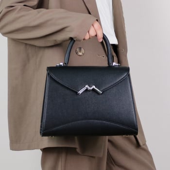 M Buckle visoko kvalitetna teksturirana ženska torbica, Kelly stil za rame i crossbody, vintage dojam, jednostavan dizajn, svestrana
