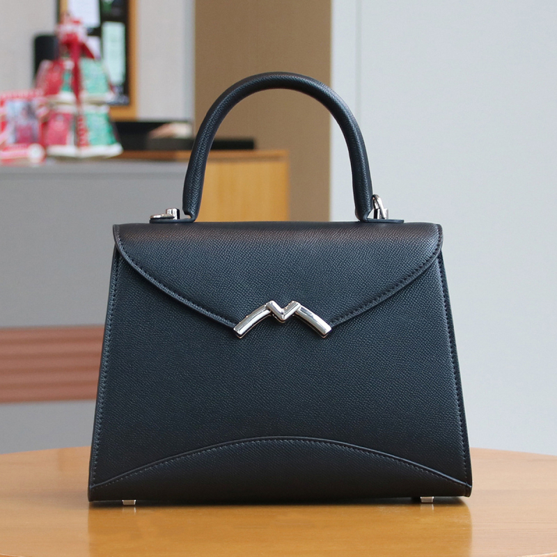 M Buckle visoko kvalitetna teksturirana ženska torbica, Kelly stil za rame i crossbody, vintage dojam, jednostavan dizajn, svestrana