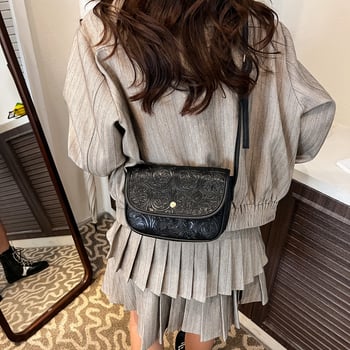 Ženska crossbody torba s teksturom i otisom, jesen-zima, model 2025, srednja veličina, PU koža