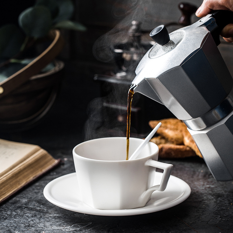 Ceașcă ceramică geometrică pentru cafea - latte și cappuccino, design modern minimalist