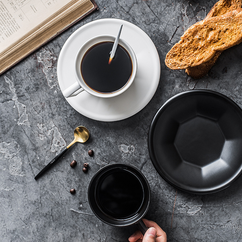Ceașcă ceramică geometrică pentru cafea - latte și cappuccino, design modern minimalist