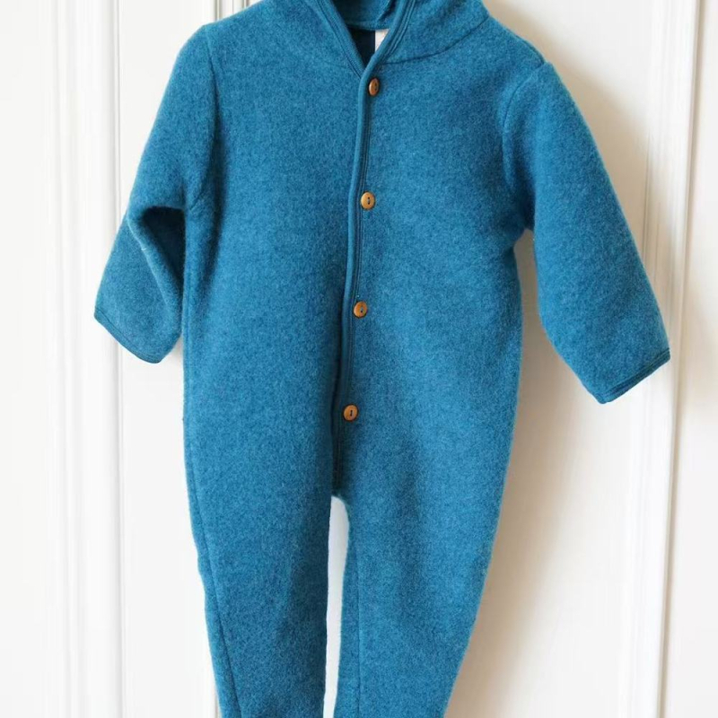 Uniszex gyermek fleece overál kapucnival, nordikus téli stílus, 2025