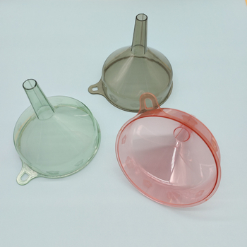 Pâlnie din plastic pentru uz casnic, transparentă, cu construcție mai robustă, pentru turnarea lichidelor