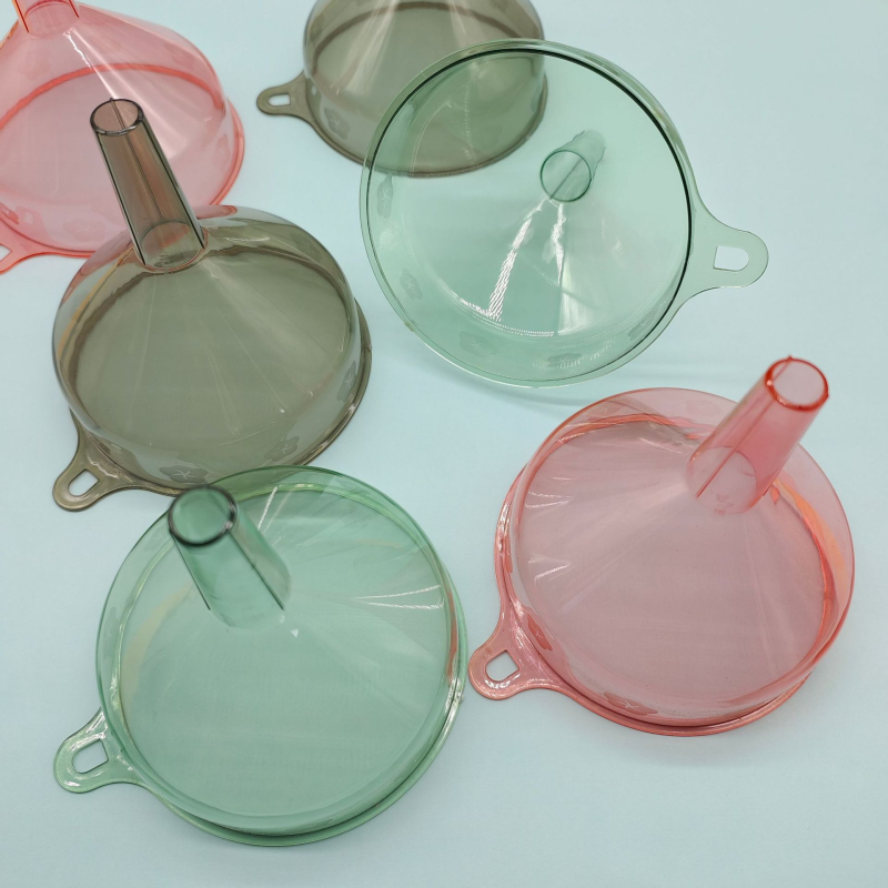 Pâlnie din plastic pentru uz casnic, transparentă, cu construcție mai robustă, pentru turnarea lichidelor