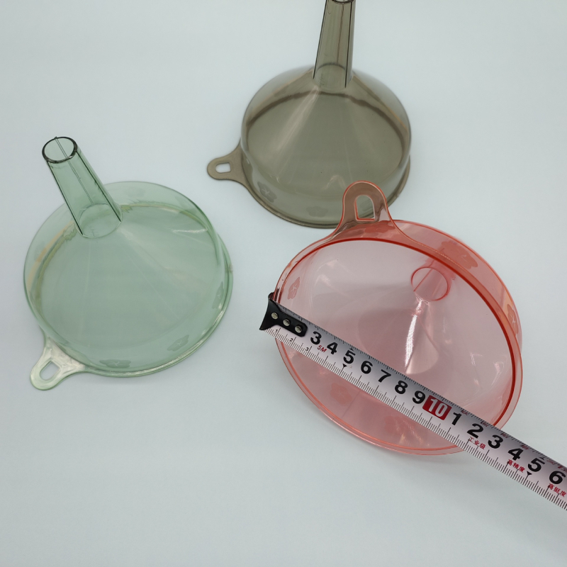 Pâlnie din plastic pentru uz casnic, transparentă, cu construcție mai robustă, pentru turnarea lichidelor