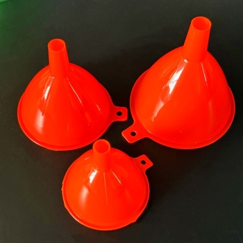 Set de 3 pâlnii din plastic colorat