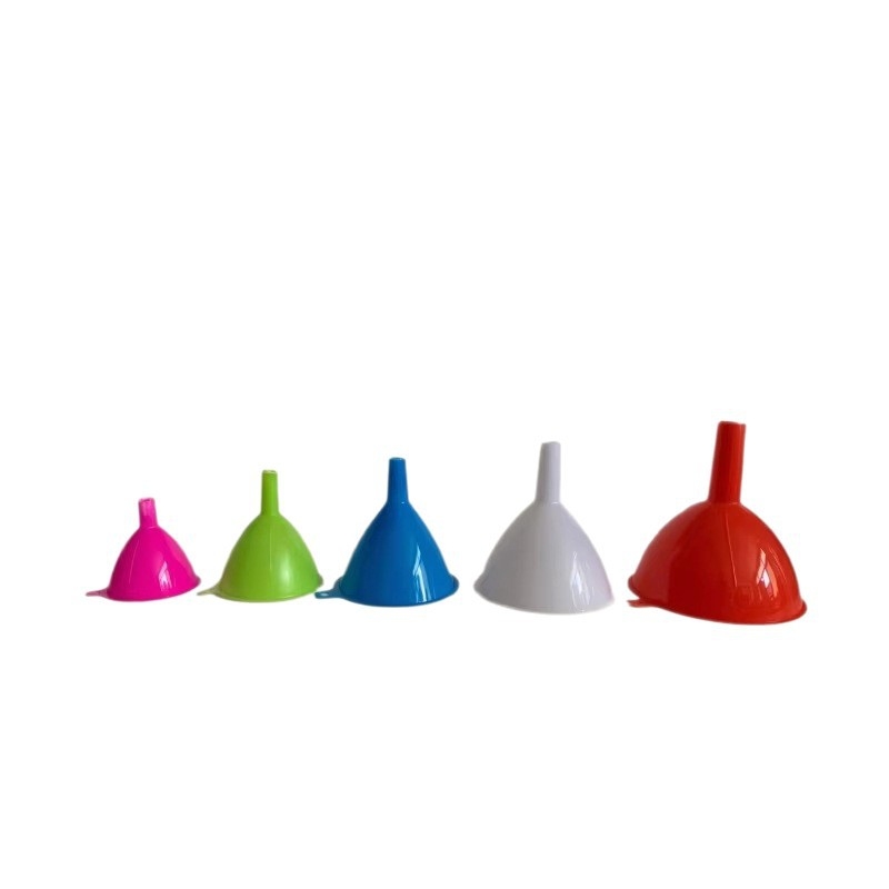Set de cinci pâlnii din plastic PP
