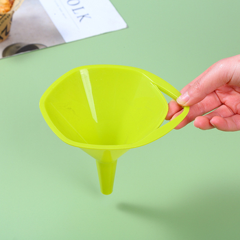 Set de 3 conuri triunghiulare din plastic colorat pentru bucătărie