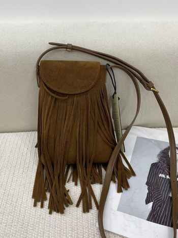 Ženska mala crossbody torba u denimu, u stilu pustinje, 2025, smeđa Maillard boho s resicama