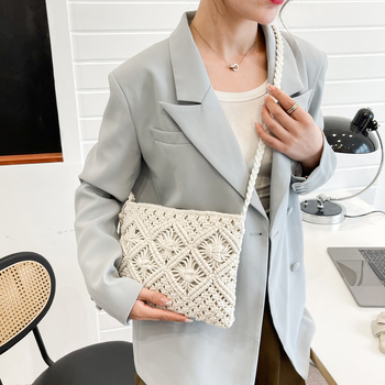 Ženska torbica s resicama, crossbody od pamucne uzadi, mala kvadratna tkanita torba