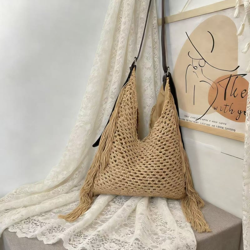 Moderna tote torba za odmor s resicama i prorezanim pletenjem, ručno izrađena ženska crossbody torba