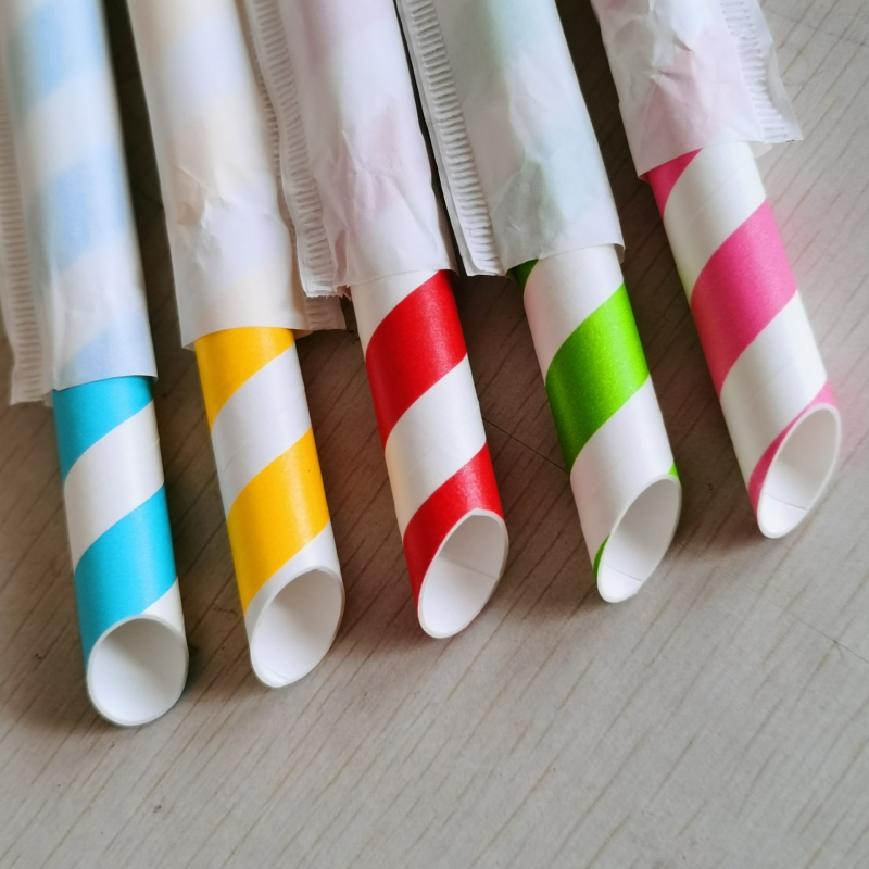 Jednokratna ekološki prihvatljiva, biorazgradiva papirnata slamka za bubble tea, veliki promjer, debela, individualno pakirana u Kraft papiru