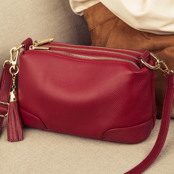 Ženska mala kožna crossbody torba, s više zipova i pretinaca, pompon, preko ramena