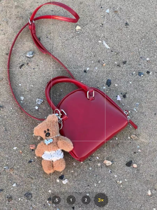 Ženska mini torbica u obliku školjke, crvena boja božićna — mini crossbody torbica, korejskog nišnog dizajna