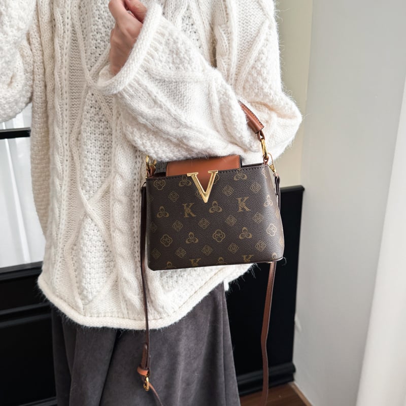 Ispisana torbica s crossbody remenom, velika kapaciteta, PU bucket torba za žene, retro luksuzni stil.