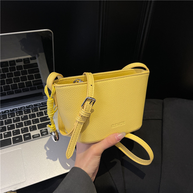Ženska bucket torba s crossbody remenom, ljetni trend, 2025 novi stil, lagani luksuz, nišni dizajn