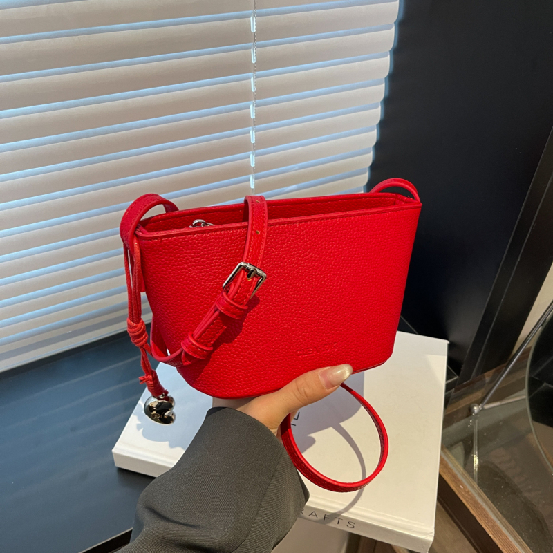 Ženska bucket torba s crossbody remenom, ljetni trend, 2025 novi stil, lagani luksuz, nišni dizajn
