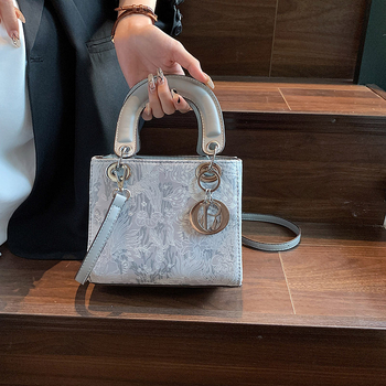 Izšivana ženska torba, 2025, jednostavan retro stil, PU koža, s ručkom za ručno nošenje i remenom preko ramena ili crossbody