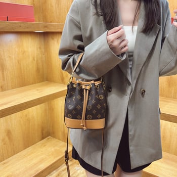 Kožna bucket torba s panelom slova, crossbody za žene, 2025 retro stil