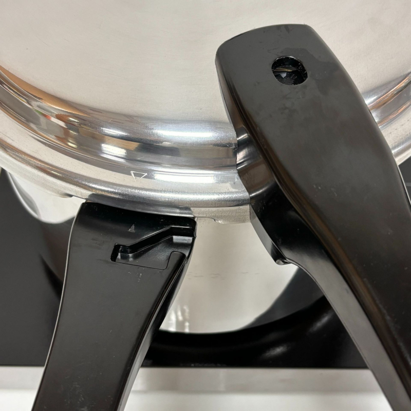 Oală sub presiune de 7L cu fund dublu strat, compatibilă cu aragaz pe gaz, plită cu inducție și plită electrică, cu tavă de abur