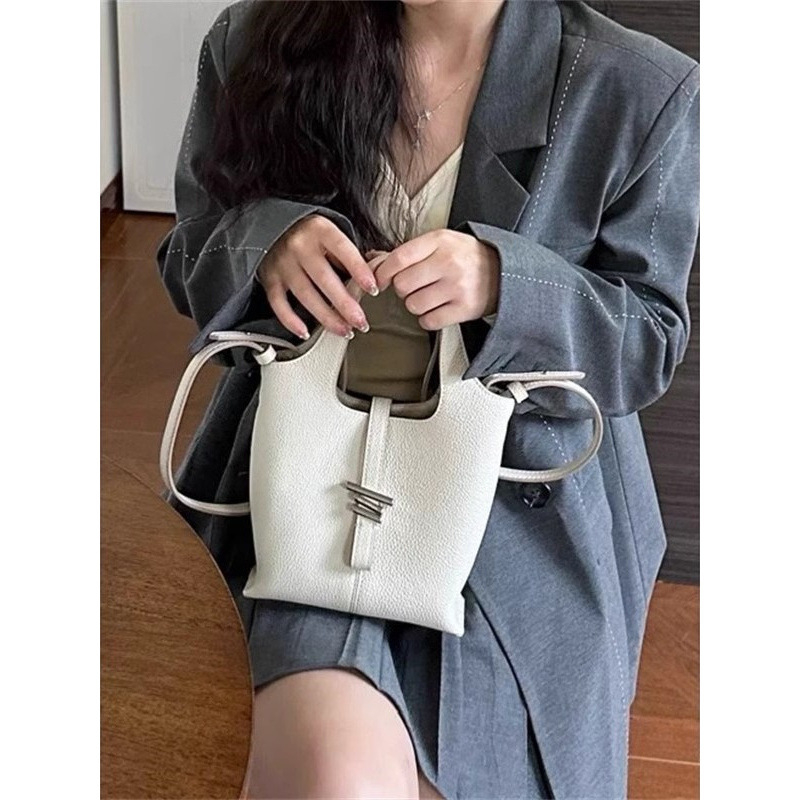 Ženska luksuzna crossbody torba s jednim remenom, u obliku bucket bag, 2025 novi model, svestrana svakodnevna torba