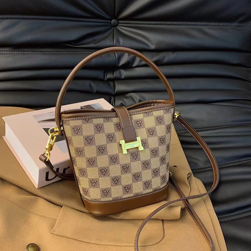 Louis Fanghua Ženska bucket torbica s teksturiranom PVC teksturom, 2024 nova casual torba za rame ili crossbody, srednja veličina