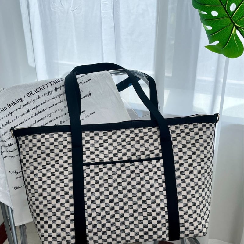 Ženska Fly-Knit torba s klasičnim crno-bijelim karom, elegantna i svestrana torba za rame