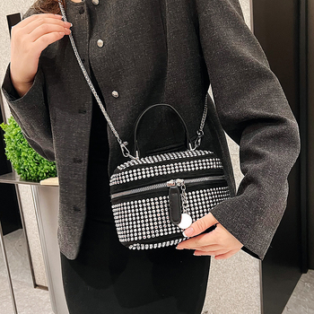 Box torbica preko ramena s kristalima i lancem, moderni personalizirani crossbody od PU kože