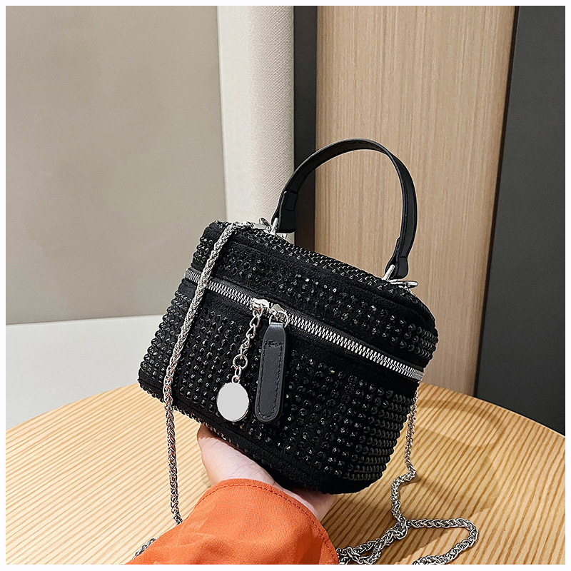 Box torbica preko ramena s kristalima i lancem, moderni personalizirani crossbody od PU kože