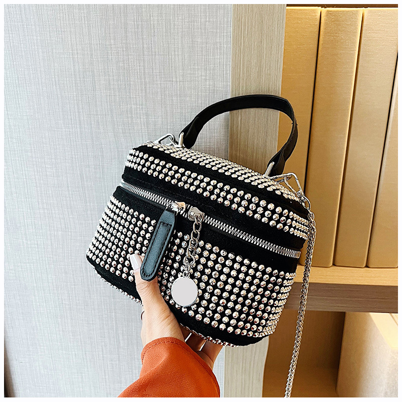 Box torbica preko ramena s kristalima i lancem, moderni personalizirani crossbody od PU kože