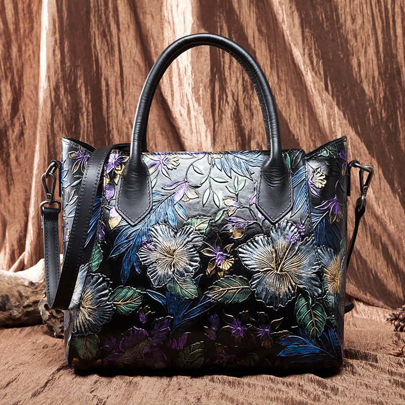 Ženska torbica od prave kože, etnički stil, crossbody s dizajnom krila, srednja veličina, vertikalni kvadratni oblik, zatvarač, unutarnji džepovi, Zhuo Liang