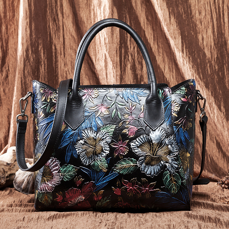 Ženska torbica od prave kože, etnički stil, crossbody s dizajnom krila, srednja veličina, vertikalni kvadratni oblik, zatvarač, unutarnji džepovi, Zhuo Liang